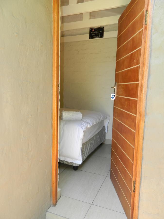 Guest House Gabby Klerksdorp Ngoại thất bức ảnh
