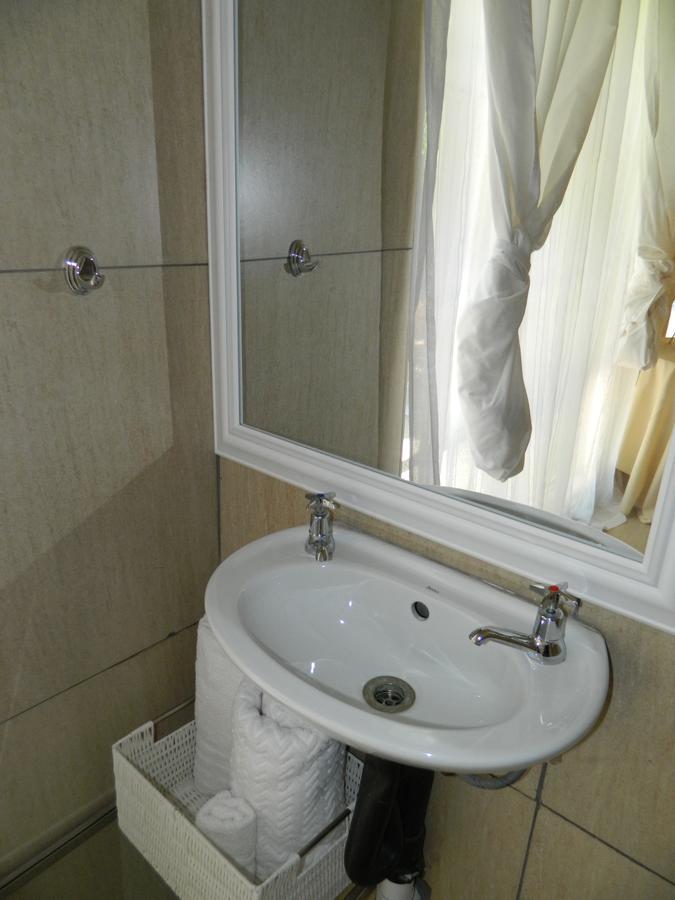 Guest House Gabby Klerksdorp Ngoại thất bức ảnh