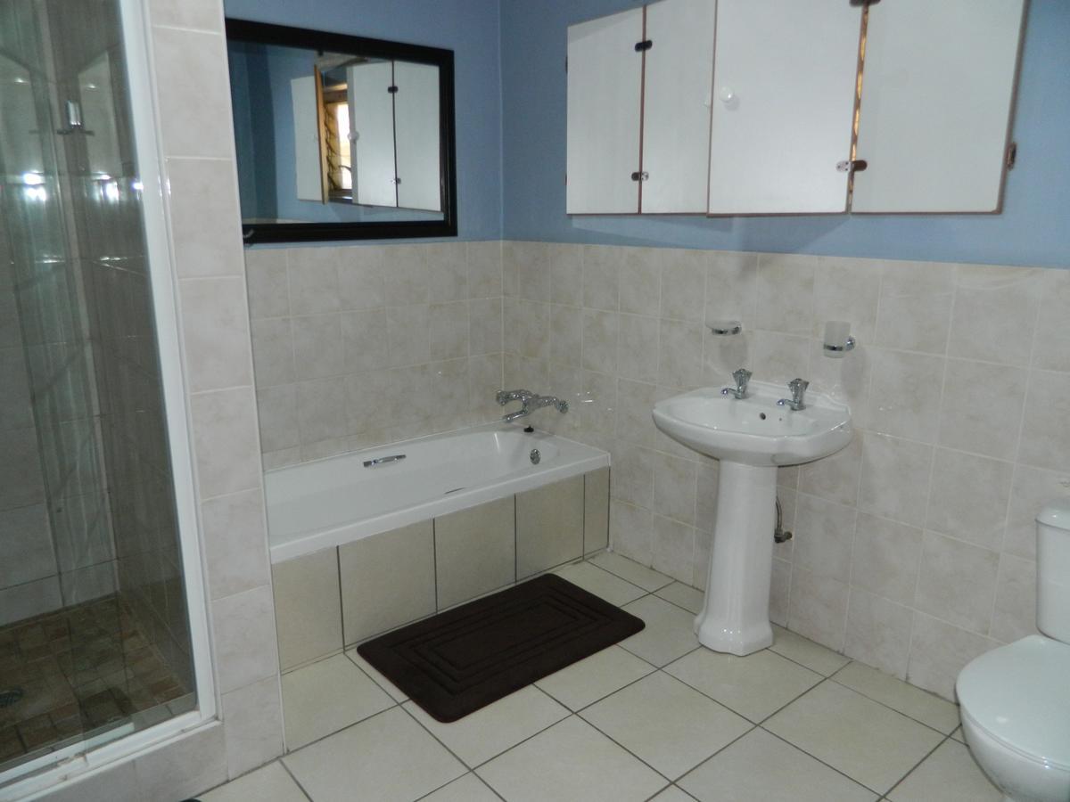 Guest House Gabby Klerksdorp Ngoại thất bức ảnh