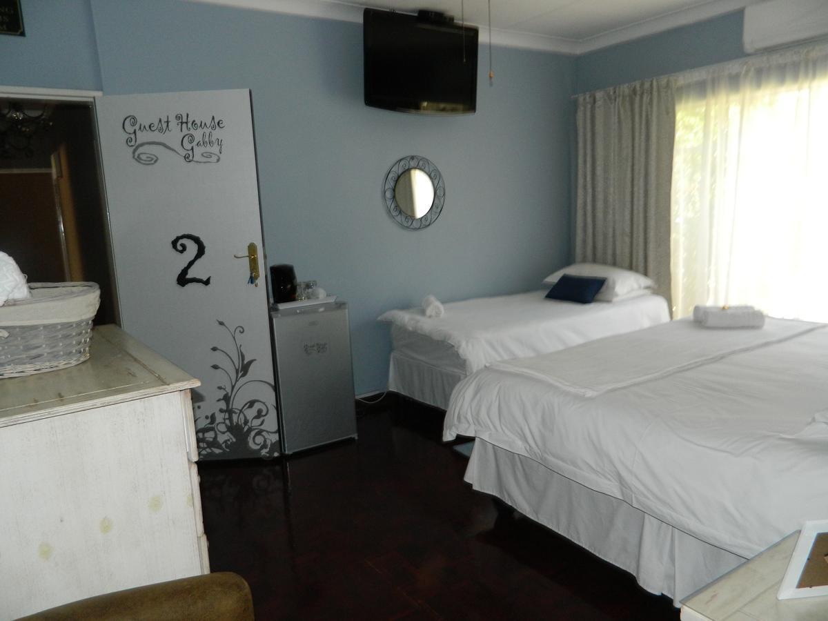 Guest House Gabby Klerksdorp Ngoại thất bức ảnh