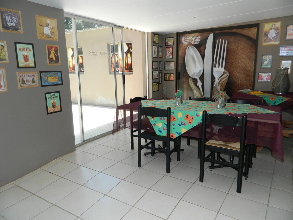 Guest House Gabby Klerksdorp Ngoại thất bức ảnh